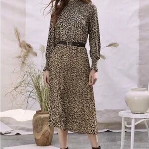 Good heart cheetah print skirt.